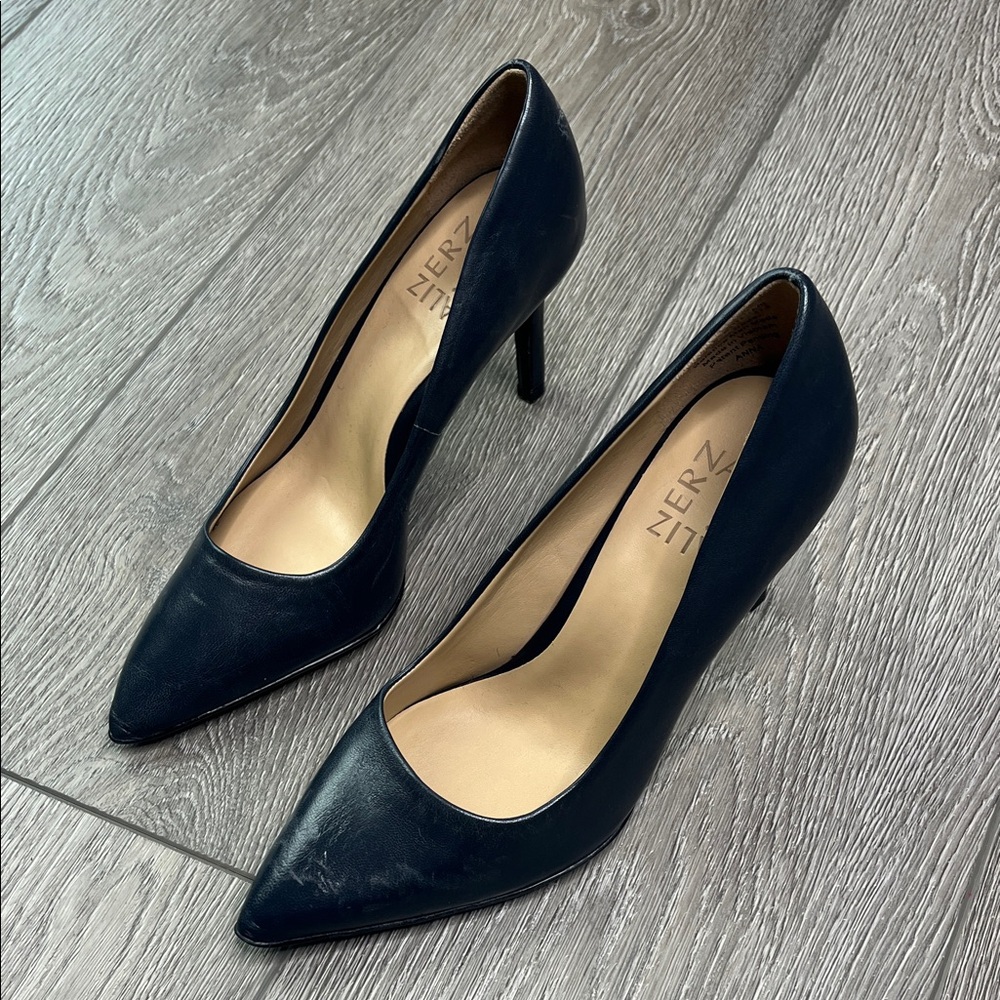 Naturalizer Anna Classic navy heels U.S. 4.5